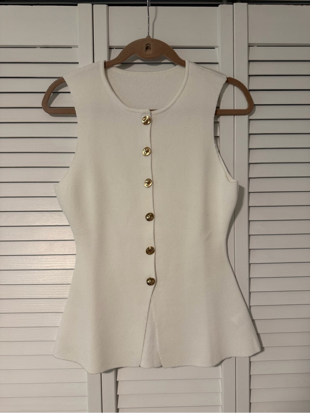 Sleeveless White Knit Top with Gold Buttons